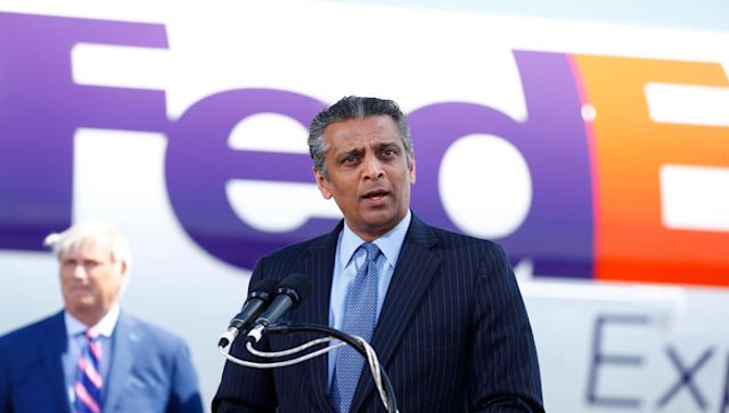 అంతర్జాతీయ దిగ్గజ సంస్థ ఫెడెక్స్‌కు భారత సంతతి సీఈవో