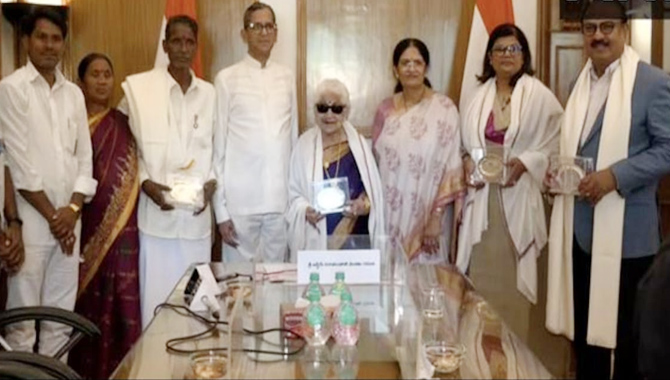 పద్మాల కు జస్టిస్ ఎన్వీ రమణ సత్కారం