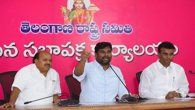 బీజేపీకి రేవంత్ రెడ్డి ఔట్ సోర్సింగ్ ఏజెంట్