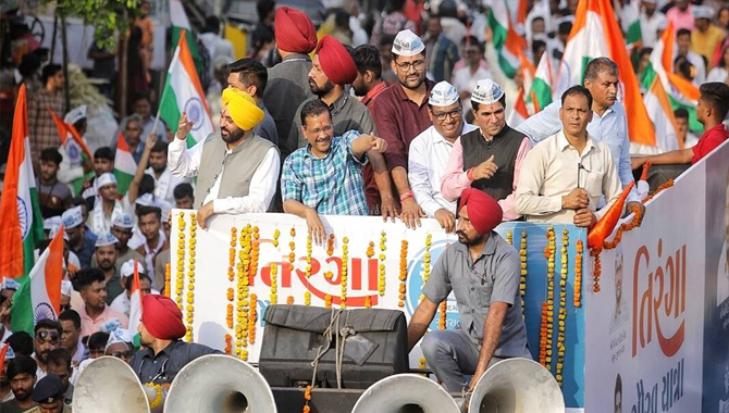 ఢిల్లీ, పంజాబ్ ఇచ్చినట్లుగా.. గుజరాత్ లో కూడా