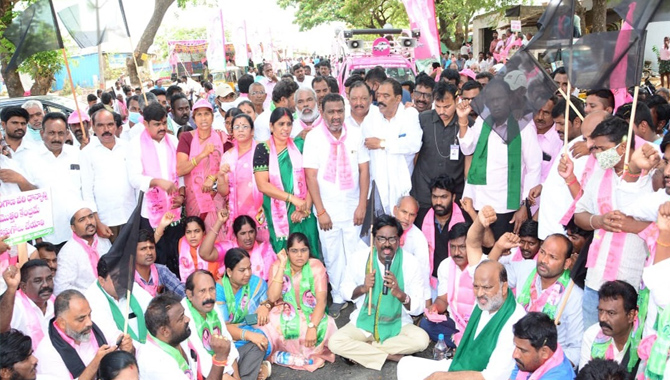 తెలంగాణ వ్యాప్తంగా టీఆర్ఎస్ నిరసనలు