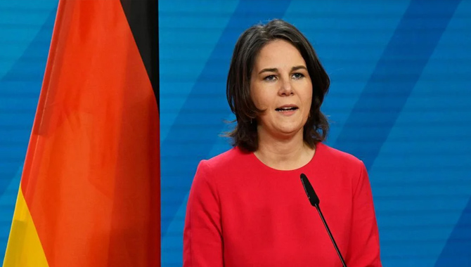 రష్యన్ దౌత్యవేత్తలకు జర్మనీ షాక్