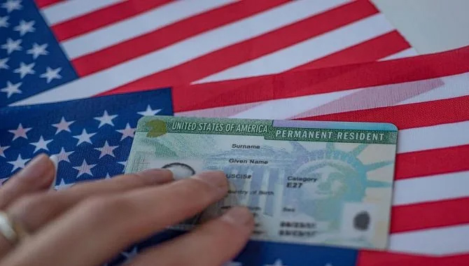 శుభవార్త ఆ గ్రీన్ కార్డులపై.. పరిమితి ఎత్తివేత్త! శుభవార్త ఆ గ్రీన్ కార్డులపై.. పరిమితి ఎత్తివేత్త!