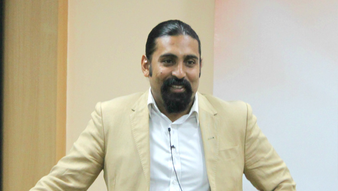 నేను అమెరికాలోనే ఉన్నా.. పరారీలో లేను