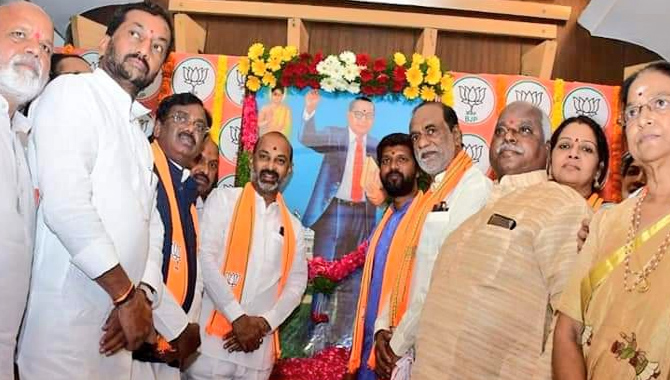 సీఎం కేసీఆర్ ఏడేళ్లలో.. ఒక్కసారి కూడా