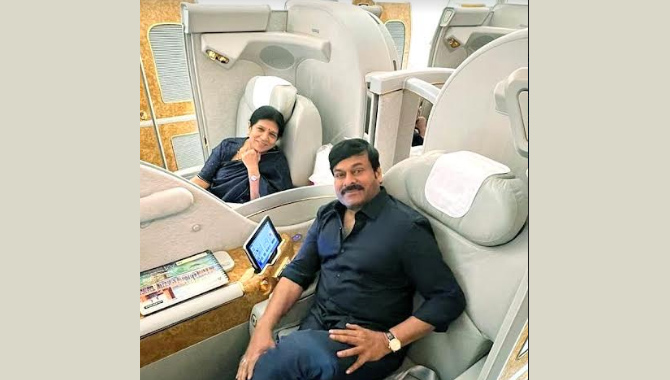 పాండమిక్ తర్వాత భార్యతో కలిసి విదేశాలకు హాలీడే ట్రిప్ వేసిన చిరంజీవి