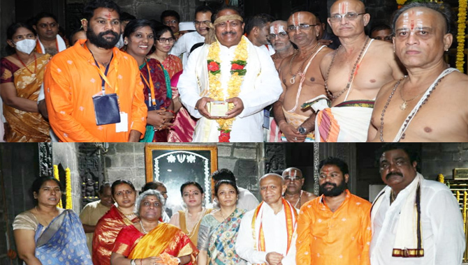 చంద‌నోత్స‌వం సంద‌ర్భంగా సింహాద్రి అప్ప‌న్న‌కి ప‌ట్టువ‌స్త్రాలు