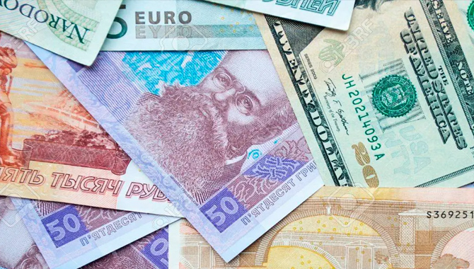 అమెరికన్ డాలరుతో పోలిస్తే..  రెండేళ్లలో మొదటిసారిగా