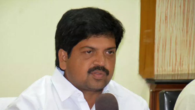 నవరత్నాల పేరుతో ప్రజలను.. నవ విధాలా