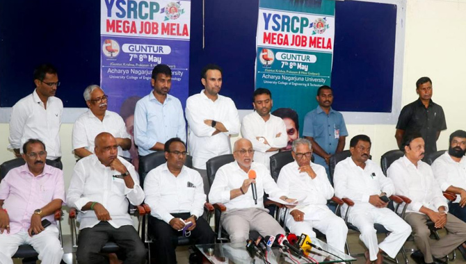 ఎవరు ఎవరితో వెళ్లినా.. వైసీపీ ఒంటరిగానే