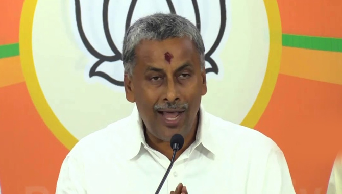 దేశంలో ఎక్కడ ఏం జరిగినా.. తెలంగాణనే