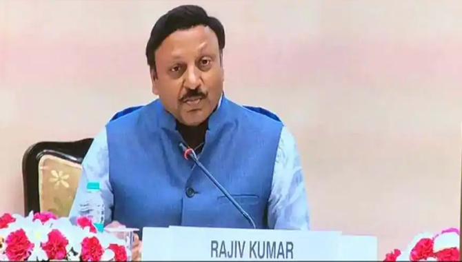 భారత ఎన్నికల ప్రధాన అధికారిగా రాజీవ్ కుమార్