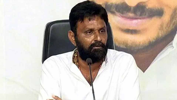 అలాంటి  వ్యక్తలు రాజాకీయూల్లోకి… వస్తే ఇలాగే