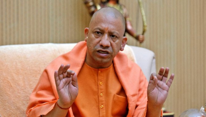 యోగి ఆదిత్యనాథ్ సంచలన నిర్ణయం