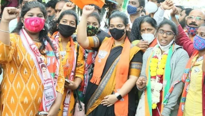 దత్తాత్రేయ కుమార్తెకు లైన్  క్లియర్ ?