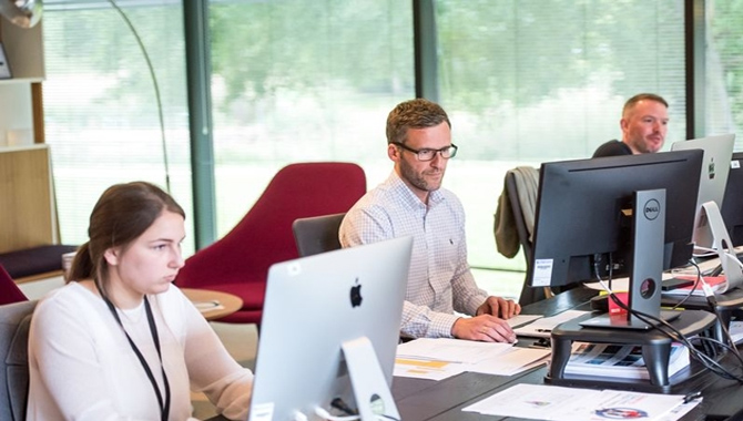 యూకేలో వారంలో నాలుగు రోజులే