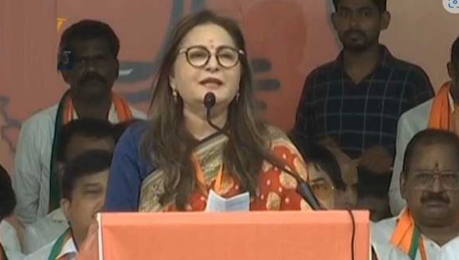 ఏపీ అంటే అప్పుల  ప్రదేశ్‌గా : జయప్రద