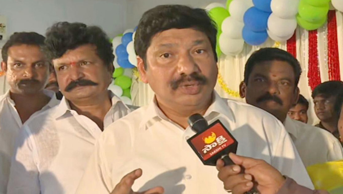 బద్వేల్ తరహాలోనే ఆత్మకూరు : మంత్రి జోగి రమేష్ బద్వేల్ తరహాలోనే ఆత్మకూరు : మంత్రి జోగి రమేష్