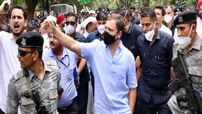 ఈడీ విచారణకు హాజరైన రాహుల్ గాంధీ