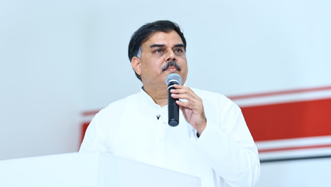 ప్రత్యేక హోదా కాకపోతే.. ప్రత్యేక నిధులు  : మనోహర్