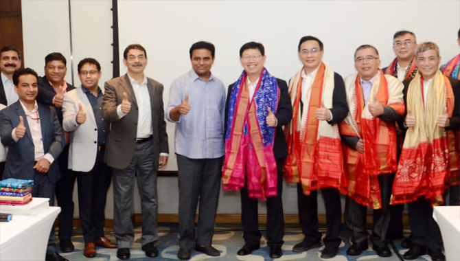 తెలంగాణలో భారీ పెట్టుబడితో  ఫాక్స్‌కాన్‌