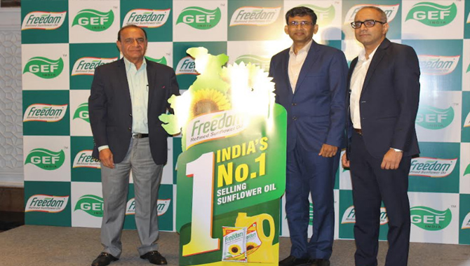 భారతదేశంలో సన్‌ఫ్లవర్‌ ఆయిల్‌ విభాగంలో No.1 బ్రాండ్‌గా నిలిచిన ఫ్రీడమ్‌ రిఫైండ్‌ సన్‌ఫ్లవర్‌ ఆయిల్‌
