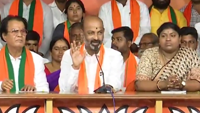 అన్ని వర్గాలకు మోదీ ప్రభుత్వం సముచిత న్యాయం : బండి సంజయ్