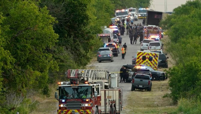 అమెరికాలో వలస విషాదం.. ఒకే ట్రక్కులో