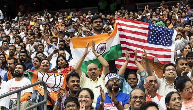 అమెరికాలో భారతీయులు రెండో స్థానం