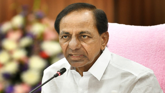 అత్యవసరమైతే తప్ప… ప్రజలు బయటకు వెళ్లొద్దు : కేసీఆర్