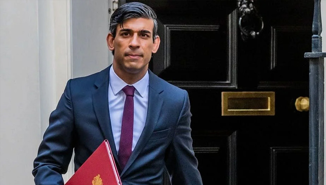 యూకే ప్రధాని రేసులో రిషి సునాక్ ముందంజ!
