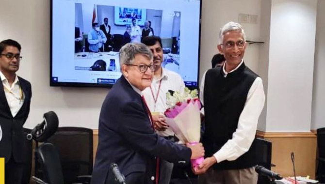 నీతి ఆయోగ్ సీఈవోగా పరమేశ్వర్ అయ్యర్ బాధ్యతలు