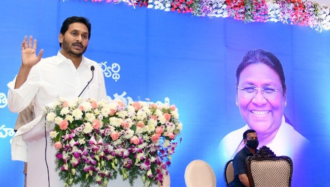 ఎన్డీఏ రాష్ట్రపతి అభ్యర్థికే.. వైఎస్ఆర్సీపీ మద్దతు :వైఎస్ జగన్