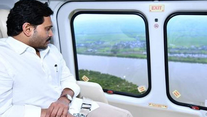 వరద ప్రభావిత ప్రాంతాల్లో సీఎం జగన్ ఏరియల్ సర్వే
