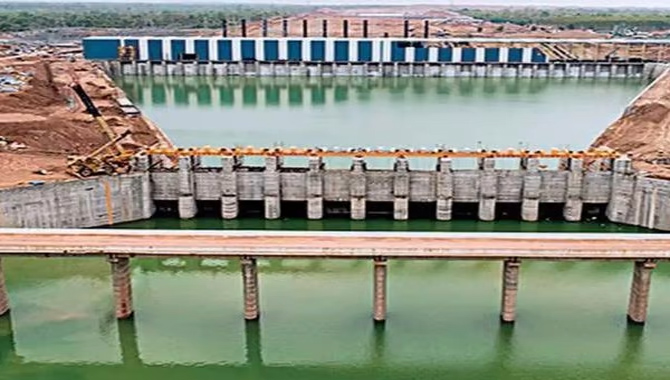 అందుకే కాళేశ్వరానికి జాతీయ హోదా కల్పించలేం : కేంద్రం