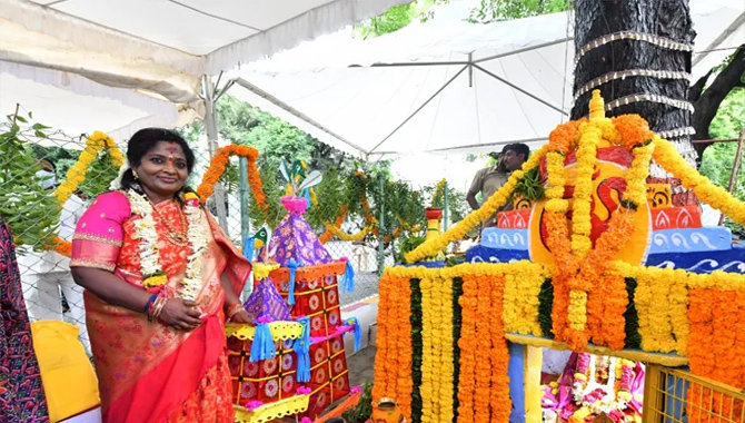 బోనాల పండుగ వెనుక ఎంతో చరిత్ర : గవర్నర్ తమిళిసై