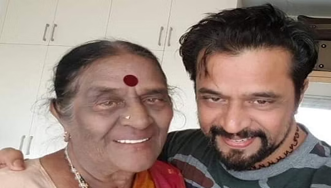 యాక్షన్ కింగ్ అర్జున్‌కు మాతృ వియోగం