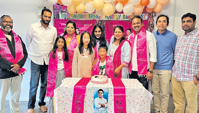 విదేశాల్లో ఘనంగా మంత్రి కేటీఆర్ జన్మదిన వేడుకలు