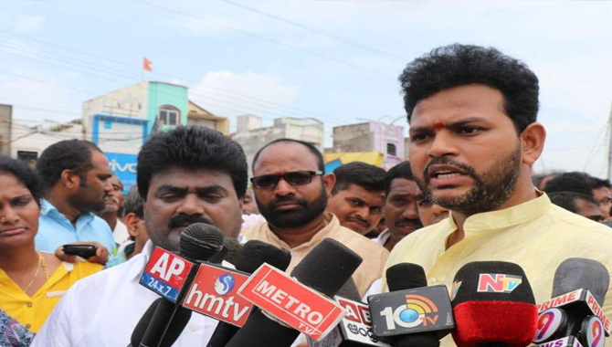 అక్కడ కూడా ఆయన ఊసెందుకు ? : రామ్మోహన్ నాయుడు