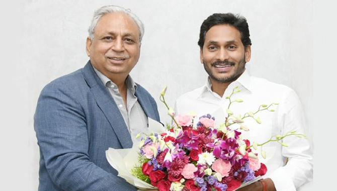సీఎం జగన్‌ను కలిసిన టెక్ మహీంద్ర ఎండీ
