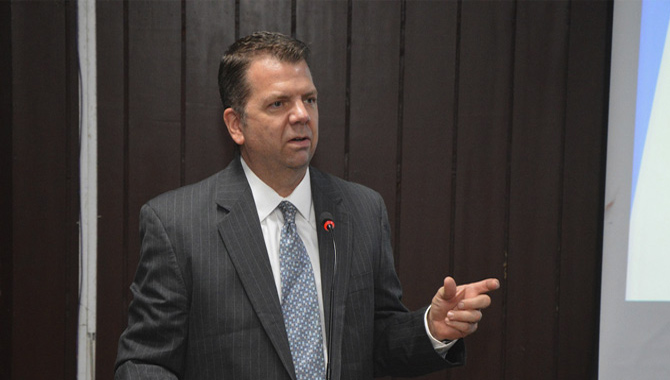 ఏయూను సందర్శించిన అమెరికా నావికాదళ సిబ్బంది