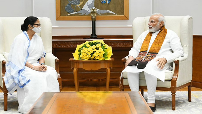 ప్రధాని మోదీతో మమతా బెనర్జీ భేటీ