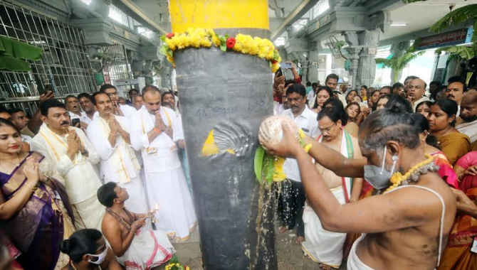 కాణిపాకం వరసిద్ధి వినాయక దేవస్థానంలో శాస్త్రోక్తంగా ధ్వజస్తంభ ప్రతిష్ఠ