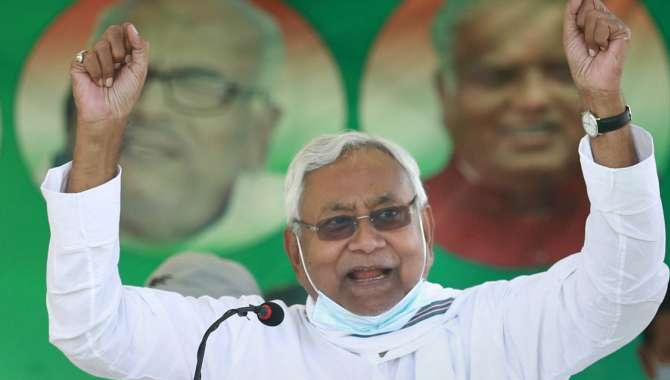 మహాఘట్‌బంధన్‌ నేతగా నితీశ్ కుమార్ ఎన్నిక