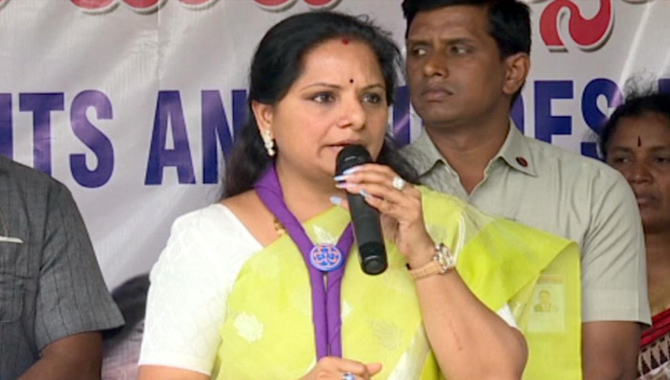 అక్కడ మా ఎమ్మెల్యే  లేకపోయినా.. అభివృద్ధి ఆగలేదు