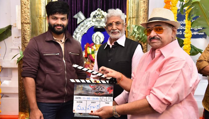 వరలక్ష్మి శరత్ కుమార్ టైటిల్ రోల్ లో ఘనంగా ప్రారంభంమైన ఓం శ్రీ “కనకదుర్గ” చిత్రం