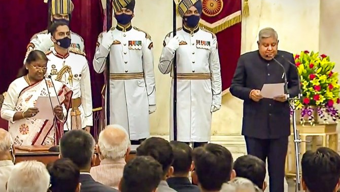 ఉపరాష్ట్రపతిగా జగ్‌దీప్‌ ధన్‌ఖడ్‌ ప్రమాణ స్వీకారం