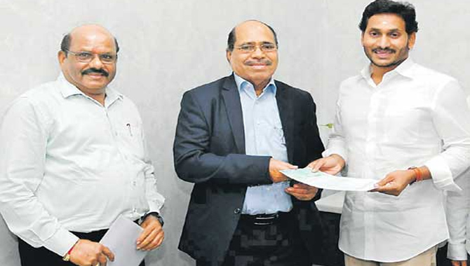 సీఎం సహాయనిధికి జెమ్ గ్రానైట్స్ విరాళం