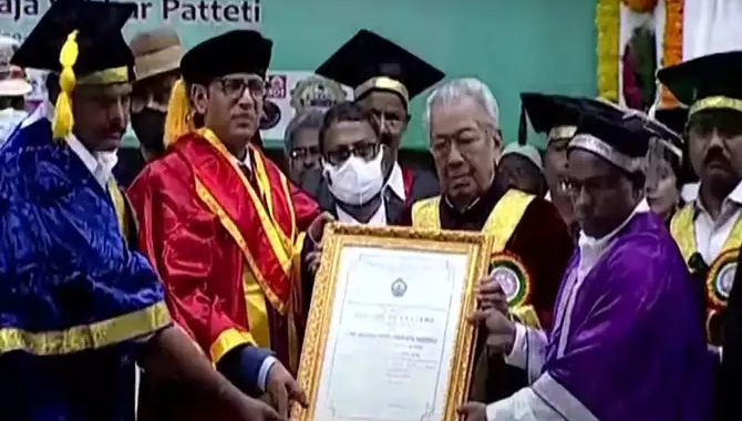 జస్టిస్ ఎన్.వి.రమణకు గౌరవ డాక్టరేట్ ప్రదానం