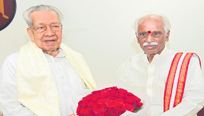 గవర్నర్ బిశ్వభూషణ్ తో దత్తాత్రేయ భేటీ